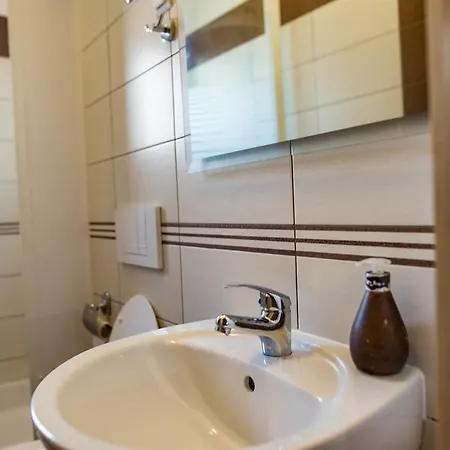Apartment Center For Two Free Parking